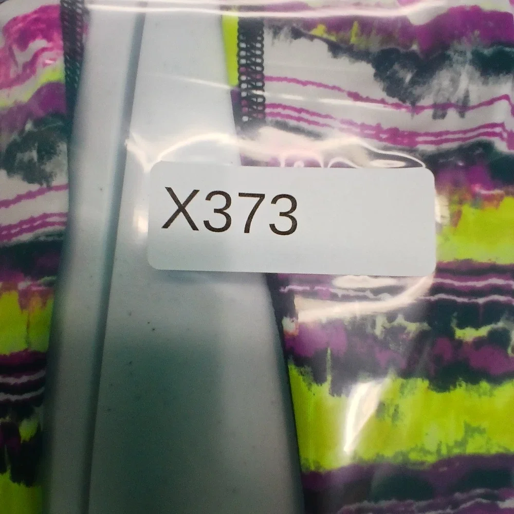 Nike Cropped Leggings Medium‎ Pink Neon Yellow Abstract Stripe Sporty Gym Capris
